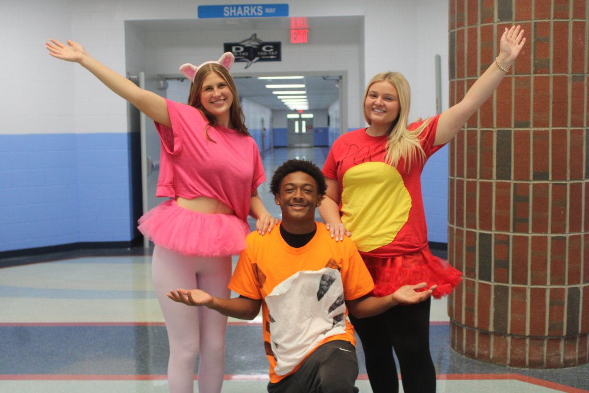 SJHSLibraryLC's tweet image. Piglet, Tigger and Winne-the -Pooh left the 100 Acre Wood to visit St. James for International Literacy Day.
#RiseWithReading
#HCSLibraryMedia
#SJHSSharks