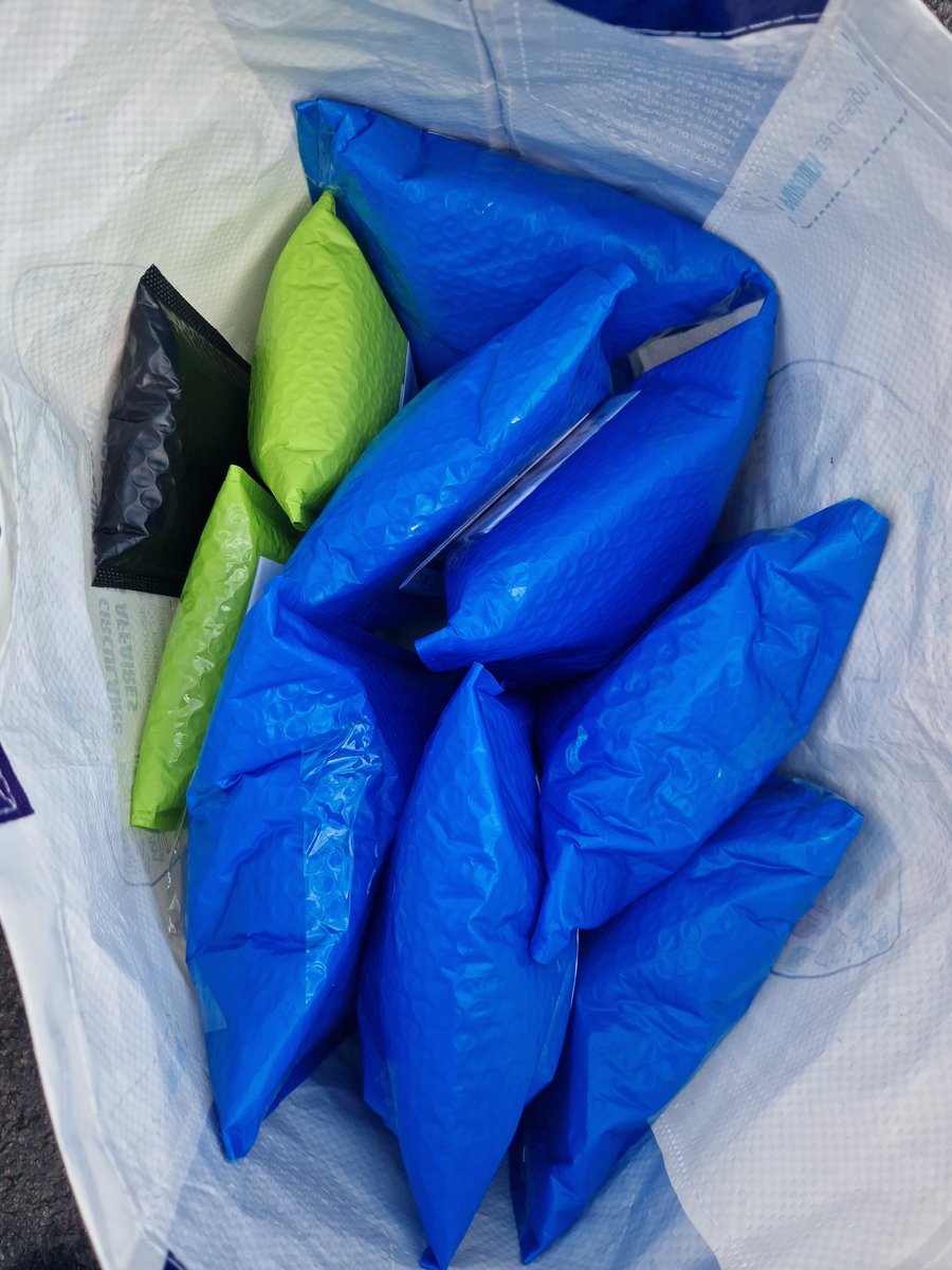 Les colis du weekend. Merci pour tout.