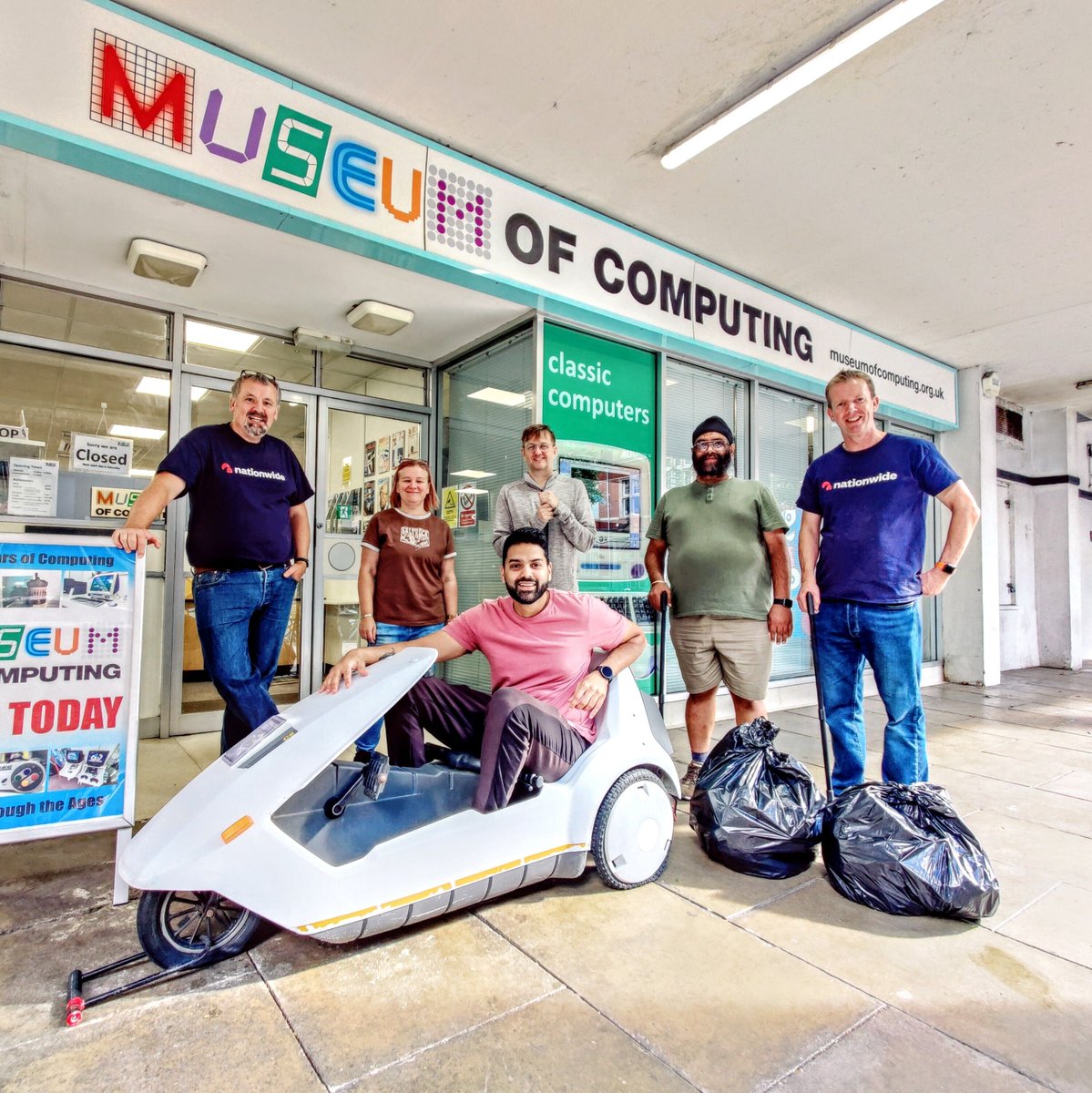 MuseumComputing's tweet image. Today we welcomed 6 staff from Nationwide Building Society, who used their company-supported volunteer hours to help keep our museum clean, both inside and out! From cleaning displays to litter picking, they did a fantastic job! Thank you!
#nationwidebuildingsociety #volunteers