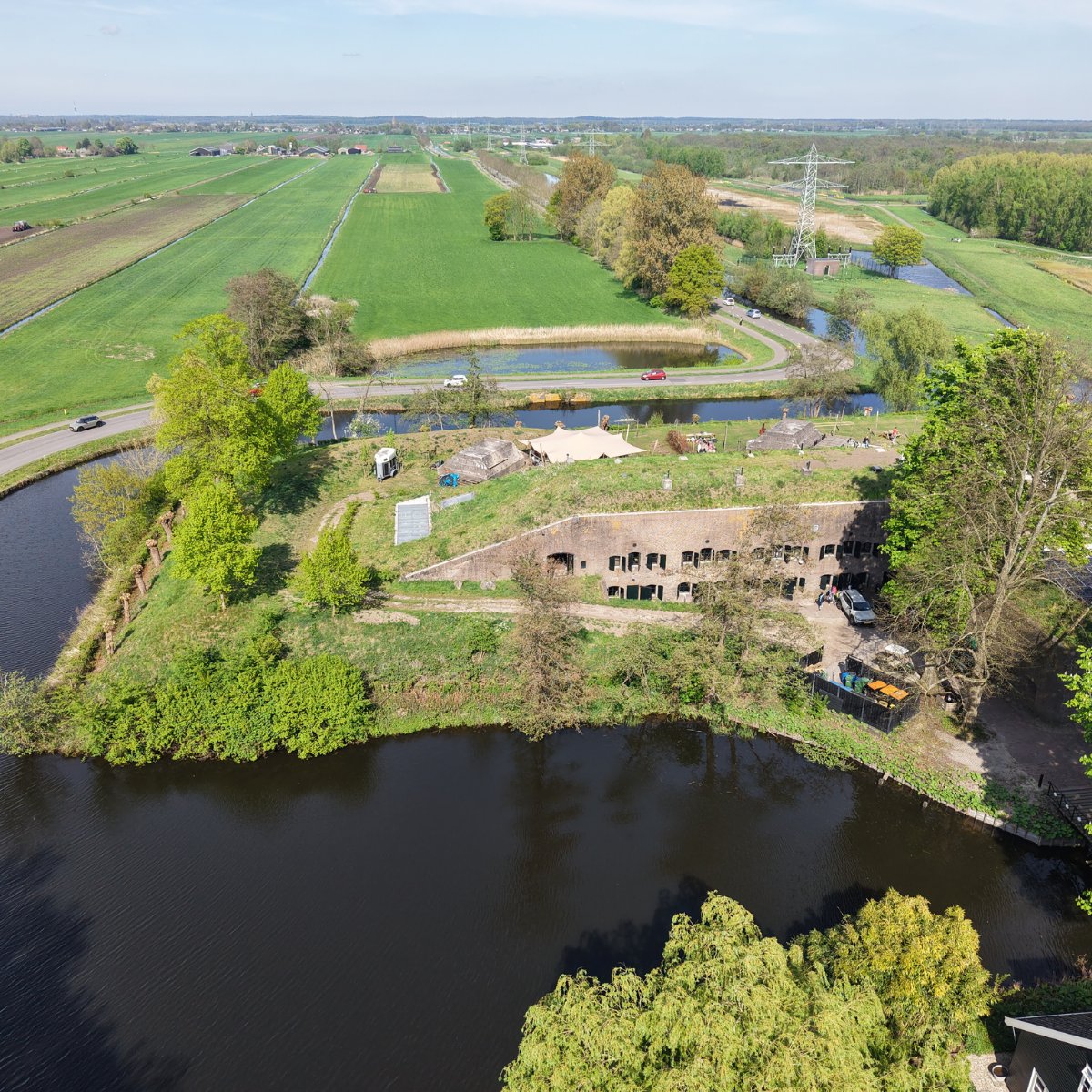 Op 13 en 14 september opent Fort de Gagel zijn poorten tijdens Open Monumentendag. Dit jaar organiseren we een rondleiding over het forteiland in de achtertuin van Utrecht. De gids neemt je om 11.00 uur me e langs de verhalen en details van het erfgoed. fortdegagel.nl/open-monumente…