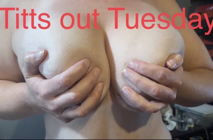🔥🔥🔥🔥Titts out Tuesday🔥🔥🔥🔥
🔥
🔥ladies, let’s see those sexy titties 😘
🔥
🔥♻️Retweet♻️ if you like boobs
🔥
🔥comment and follow us 🏃🏻‍♀️🏃🏾‍♂️
🔥
🔥tag someone that has nice boobs
🔥
$3.20🌶️🔗, less than a cup of ☕️
nsfwtwt
TittyTuesday 
OnlyFans
Chudai
Wataa