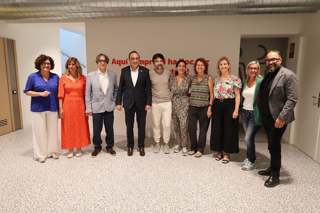 Iniciem curs polític els membres de la Mesa del Parlament amb la reunió a Coma-ruga, plantejant les línies estratègiques dels propers mesos.
Avui, un dia especial, perquè el company David Pérez s’ha reincorporat a la Mesa després de molts mesos de baixa. 
Bentornat David!! 🌹