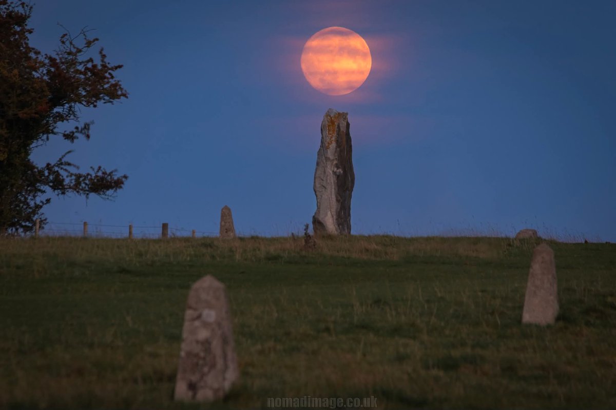 Corn Moon Rising above Avebury Stone Circle.
Pic by Nomad Image.