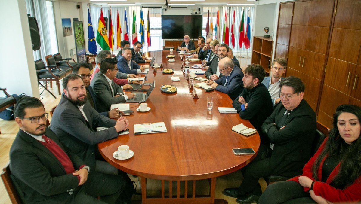 Estuvimos reunidos con representantes de la Unión Europea para compartir los avances de Bolivia en el sector energético y promover nuevas oportunidades de inversión.

Seguimos trabajando para que Bolivia se consolide como un referente energético en la región.