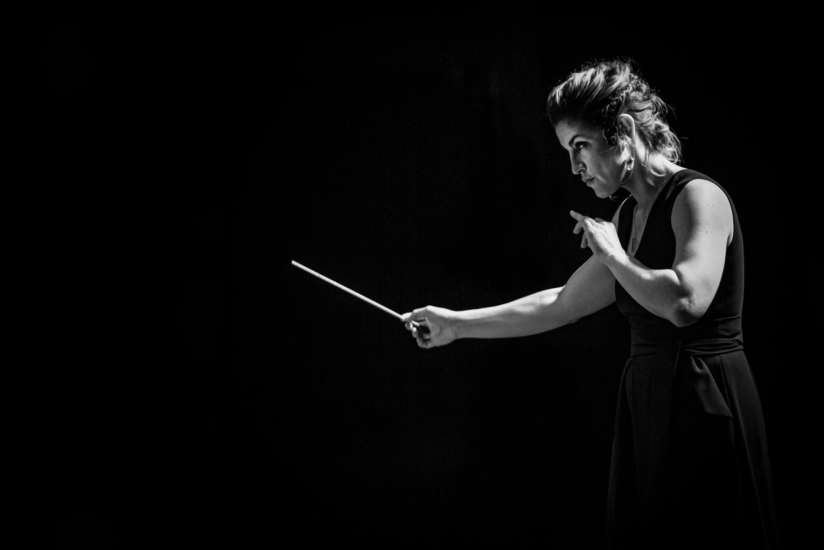 PFCantabria's tweet image. 🎼🎻 Llegáis a tiempo de viajar esta misma tarde hasta &apos;Territorios imaginados&apos; junto a la @es_oscan y Miguel Borrego 😏

✍ La primera vez que la #OSCAN, bajo la batuta de Paula Sumillera, aborda dos grandes partituras sinfónicas👌

🎟 Taquilla y web 👩‍💻 entradas.janto.es/palaciofestiva…