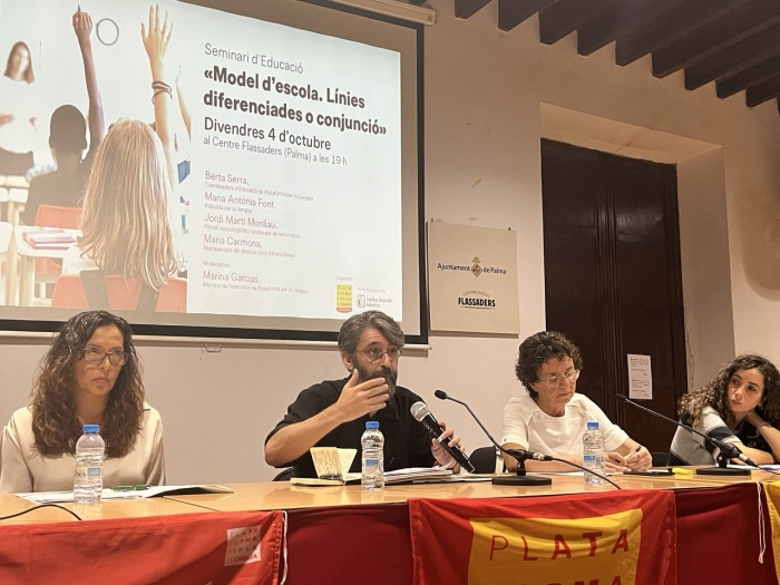 Volem un model de dues línies que separa l'alumnat en funció de la llengua... o un model que promou un únic sistema en català?

Aquest va ser l'eix del debat que vam fer al Centre Flassaders de Palma  🎒

🎬 Aprofitant la tornada a l'escola, recupera'l a plataforma-llengua.cat/que-fem/notici…