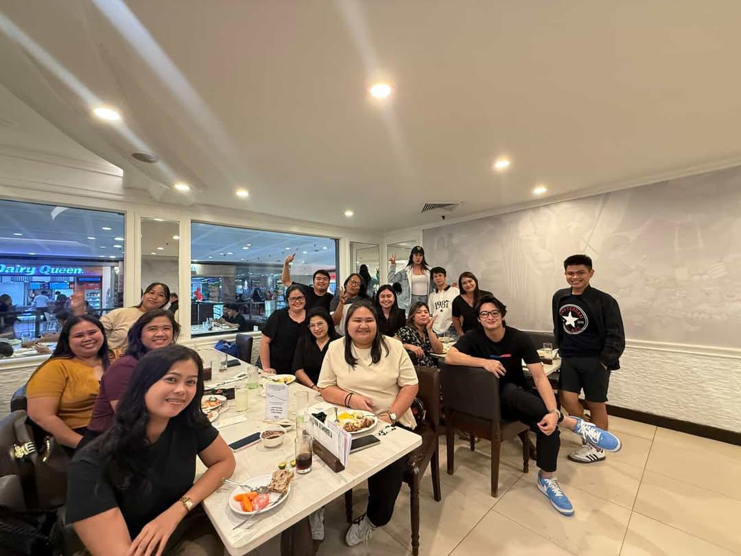 LCheerers_INT's tweet photo. Happy 7th anniversary Lance Cheerers!😊💙

A simple yet fun dinner celebration with Lance and our dear cheerers in our 7th year. Cheers to more year, projects, victories and celebrations to us my dear cheerers💙!

#LanceCarr
#cheerers https://t.co/jx3Gsg79Uj