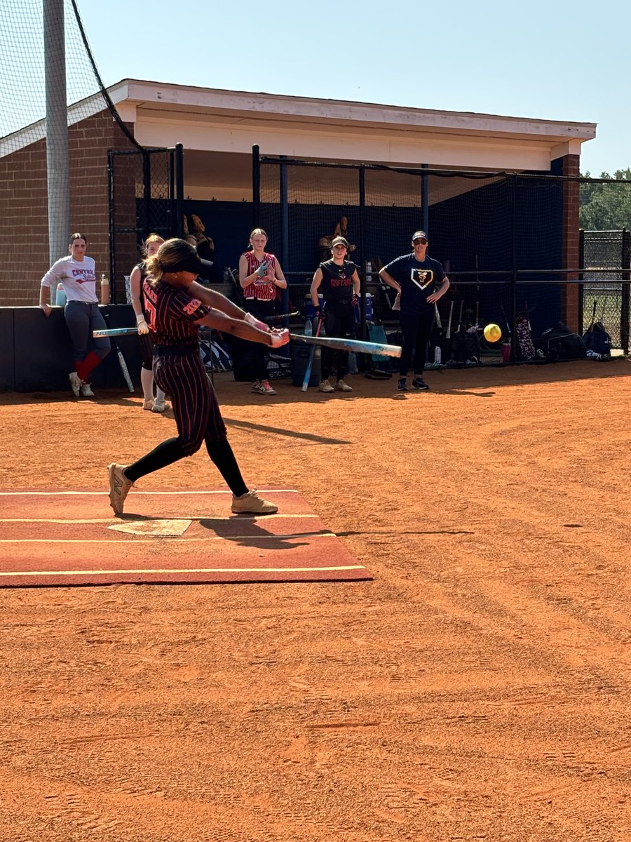 TechSoftball's tweet image. Another great Prospect Camp here at Flo Dar featuring an extremely talented group of campers and multiple future Stingers! Thank you to everyone who came out 
#ComeBallWithTheStingers 🐝