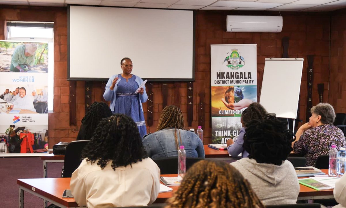 unwomenSA's tweet image. Today we kicked off a 5-day training of a select group of officials from @NkangalaDM. The officials will gain the tools to support 200 women farmers with climate-smart practices, placing women at the centre of the #JustEnergyTransition &amp;amp; building resilient communities.