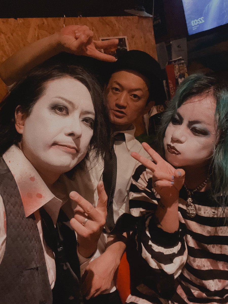 YUTAKA_KKR's tweet photo. 能代白神ロックフェス
出演者の皆様、関係者の皆様、スタッフの皆様、お疲れ様でした！

そして今回オファーしてくれた工藤達紀オーナーに心より感謝申し上げます！

ライブ物凄く盛り上がって頂いてめちゃくちゃ感動しました🥹
ありがとうございました！

断メロを真空パックしてそのままの勢いを皆様に見せる事ができて感無量でした！

The Empireさんお立ち台を貸して頂きありがとうございました☺️

師匠のTha pino noirもカッコ良すぎた🎊
師匠は人望が厚いのもそうだけど愛情に溢れてて、俺の自慢の師匠だなぁって改めて思いました。ライブ最高でした！

能代まで来てくれた断メロファンの皆様、ありがとうございました‼️

出演者は👇
Tha pino noir
鴉
断頭台のメロディー
4xxERRORCODE
LOSS
TheEmpire 
DAizy×DAizy 

お疲れ様でした！！
余韻がパネ、、、
来年も呼んでくださいね🫶🏻

インスタに写真いっぱいアップしますね📷
ご覧になってくださいね♪

そして最後に
幼馴染のかずのり。
そしてタイゾー（失恋真っ只中）
大変な中、空港までの送り迎え、
とっても助かりました。ありがとうね🥹
#能代白神ロックライブ
#能代白神ロックフェス