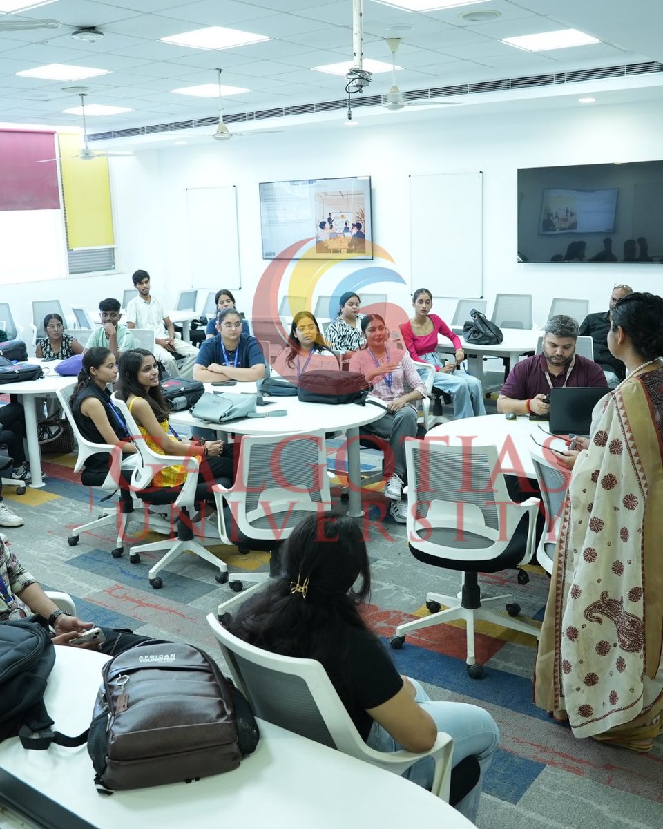 SMCSSOCIAL56882's tweet image. ✨ A new journey begins!
Our Orientation Program welcomed the fresh batch of School of Media and Communication Studies with interactive sessions, guidance from faculty, and a glimpse into the exciting world of media. 🎬📸

#GalgotiasUniversity #OrientationProgram  #SMCS