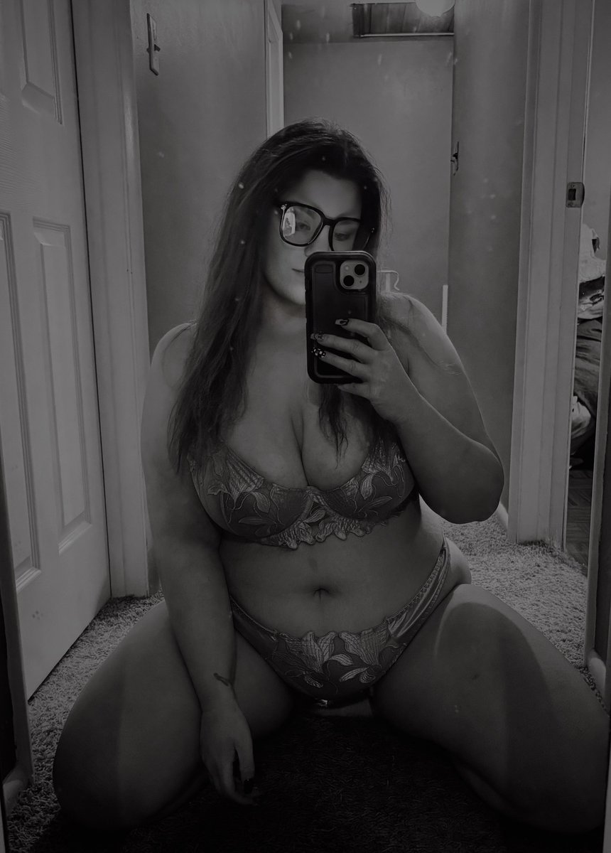 Amethystx93's tweet photo. 35% off limited time!! 

https://t.co/iPpUSoESXK

#nsfw #Sinner #spicy #OnlyFansCurvys https://t.co/4wXj4BDVZf