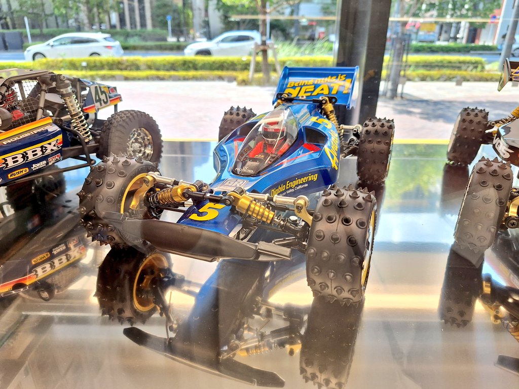 DeliciousGarage's tweet photo. タミヤプラモデルファクトリーに行って来ました。
撮影させていただきありがとうございました。詳細はブログにございます。
#タミヤ #タミヤプラモデル #tamiya #tamiyarc #tamiyaplamodelfactory #tamiyaavante #tamiyatokyo #mini4wd #アバンテ #ワイルドワン #wildone #blockhead #blackheadmotors https://t.co/VXIKYqoOLg