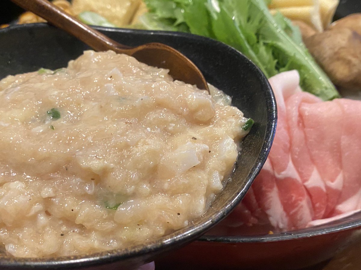 red_elmon's tweet photo. 今日の晩ごはん🍚
朝引き丹波鶏のぶつ切り鍋🍲

#晩ごはん #鍋 #丹波鶏 
#ぶつ切り #美味しい #安い
#楽しい #炭酸水 #ノンアルコール 
#生野区 #勝山南 
#ごはん家はらぺこ #禁酒13日目 https://t.co/HTcj3ksrl5