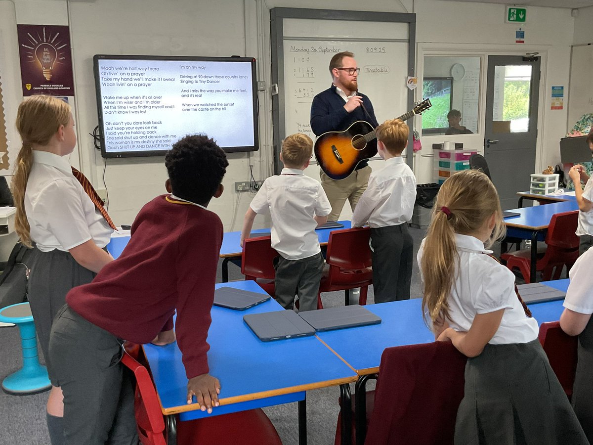 LOVING our first #pdamusic lesson with Mr Ellwood. We’ve used sounds to create a story for Plasticine Man, and used our voices to sing some absolute tunes!