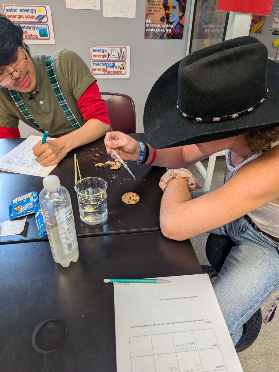 optionsined's tweet photo. Today in Earth Space Science, students learned about weathering and erosion. They participated in a lab using cookies to determine which process causes the most damage.

#ExploreOptions #BelongBelieveAchieve https://t.co/F9SGl85PUM