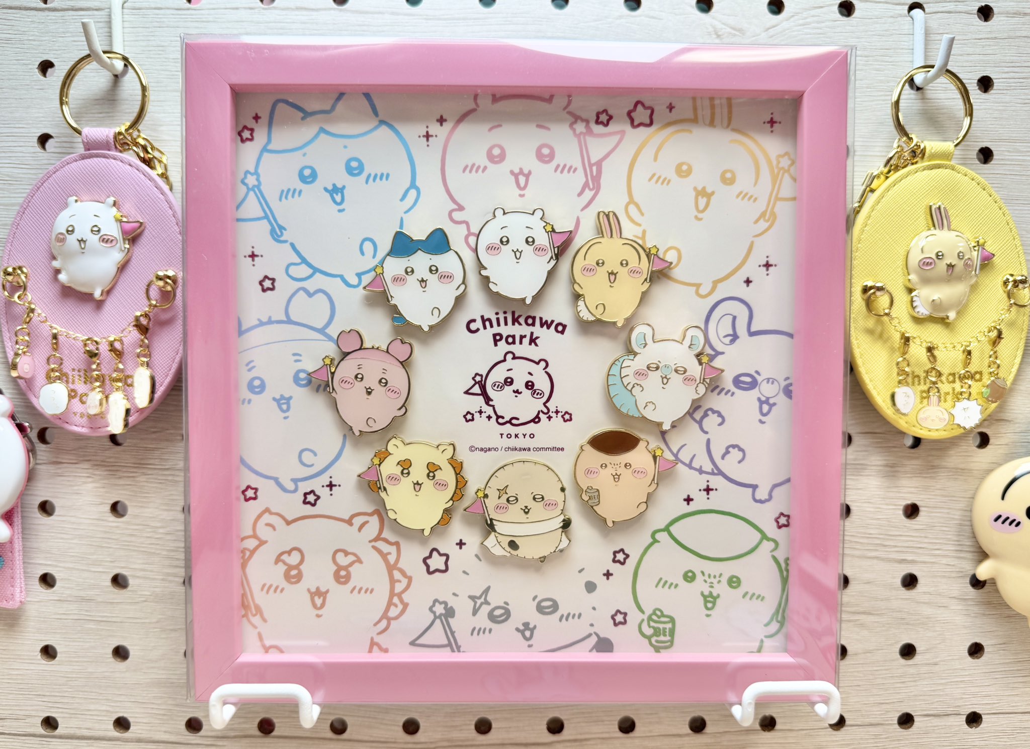 ちいかわパーク　額縁ピンバッジセット ちいかわパーク 限定 額縁 ピンバッチセット - メルカリ