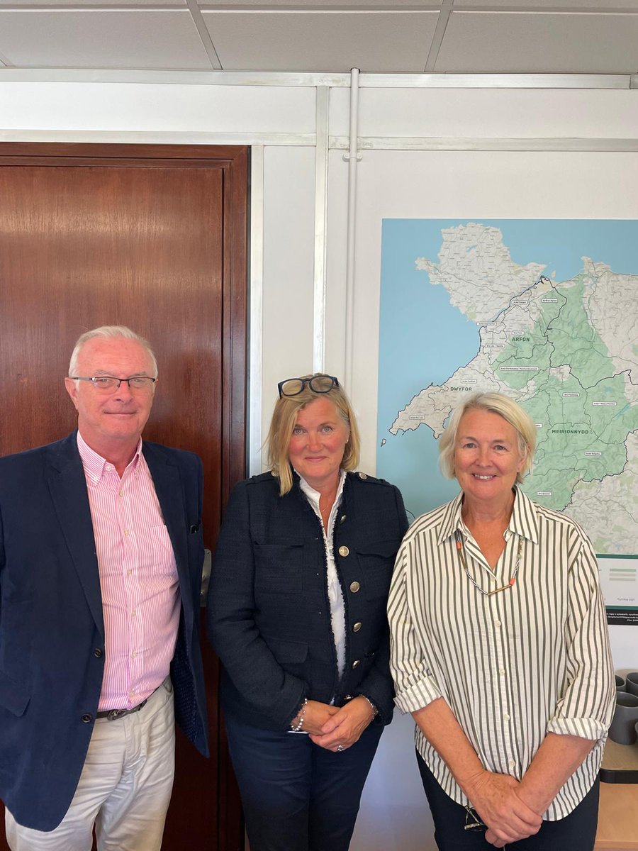 Cyfarfod â PASC Cymru (Professional Association of Self-Caterers), efo'r Cynghorydd Medwyn Hughes, Aelod Cabinet Gwynedd dros yr Economi.

Mae <a href="/Plaid_Cymru/">Plaid Cymru 🏴󠁧󠁢󠁷󠁬󠁳󠁿</a> yn benderfynol o ddod o hyd i'r balans cywir rhwng amddiffyn ein cymunedau lleol a helpu twristiaeth gynaliadwy i ffynnu.