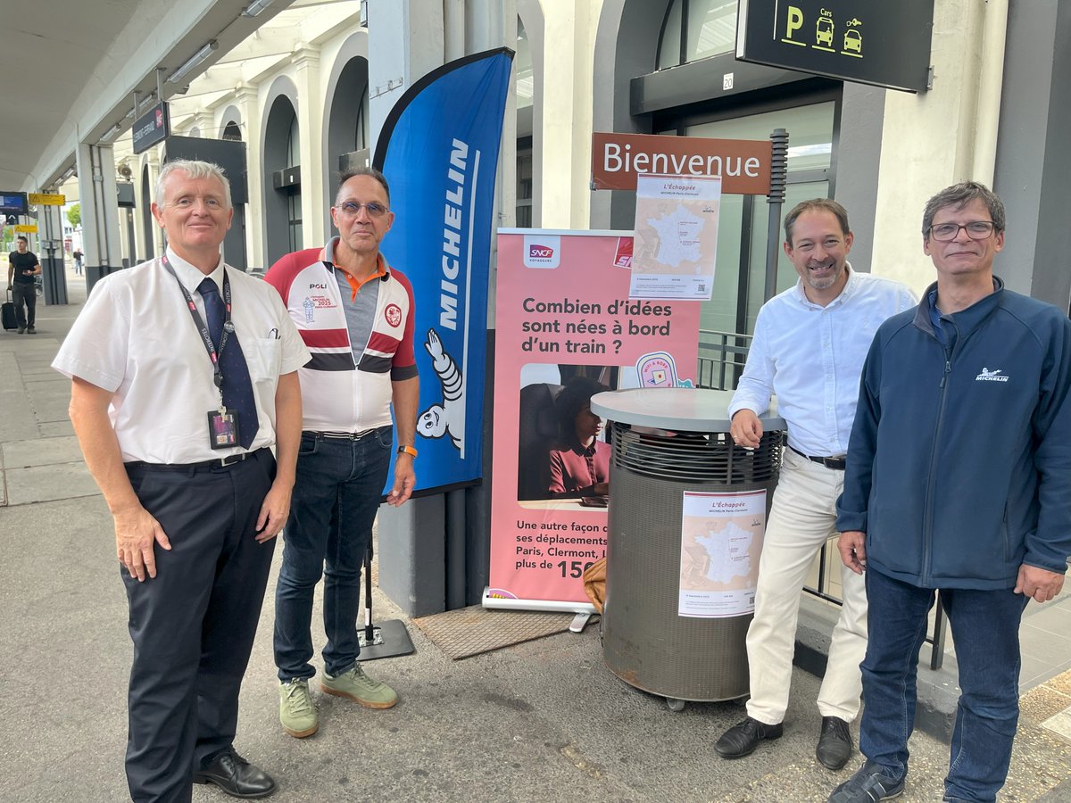 Intercites's tweet image. Ce week-end avait lieu l'Échappée Michelin, une course de vélo de 400KM reliant Paris à Clermont 🚴
Intercités a accompagné cet événement en permettant à plus 70 cyclistes de rejoindre Paris pour prendre le départ. Ils ne leur restaient plus qu'à faire ensuite le retour à vélo !