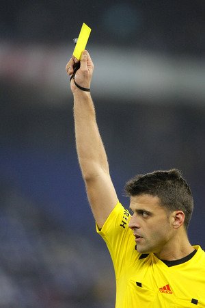 mbeesellares's tweet photo. FIFA aprueba modificacion del art. 68 del código Disciplinario y podra a su entera discreción o a peticion justificada y razonable de una confederación anular amonestaciones (tarjetas amarillas), que no hayan dado lugar a expulsion o suspension. Dicha decisión no sera recurrible. https://t.co/SnzuweQL51