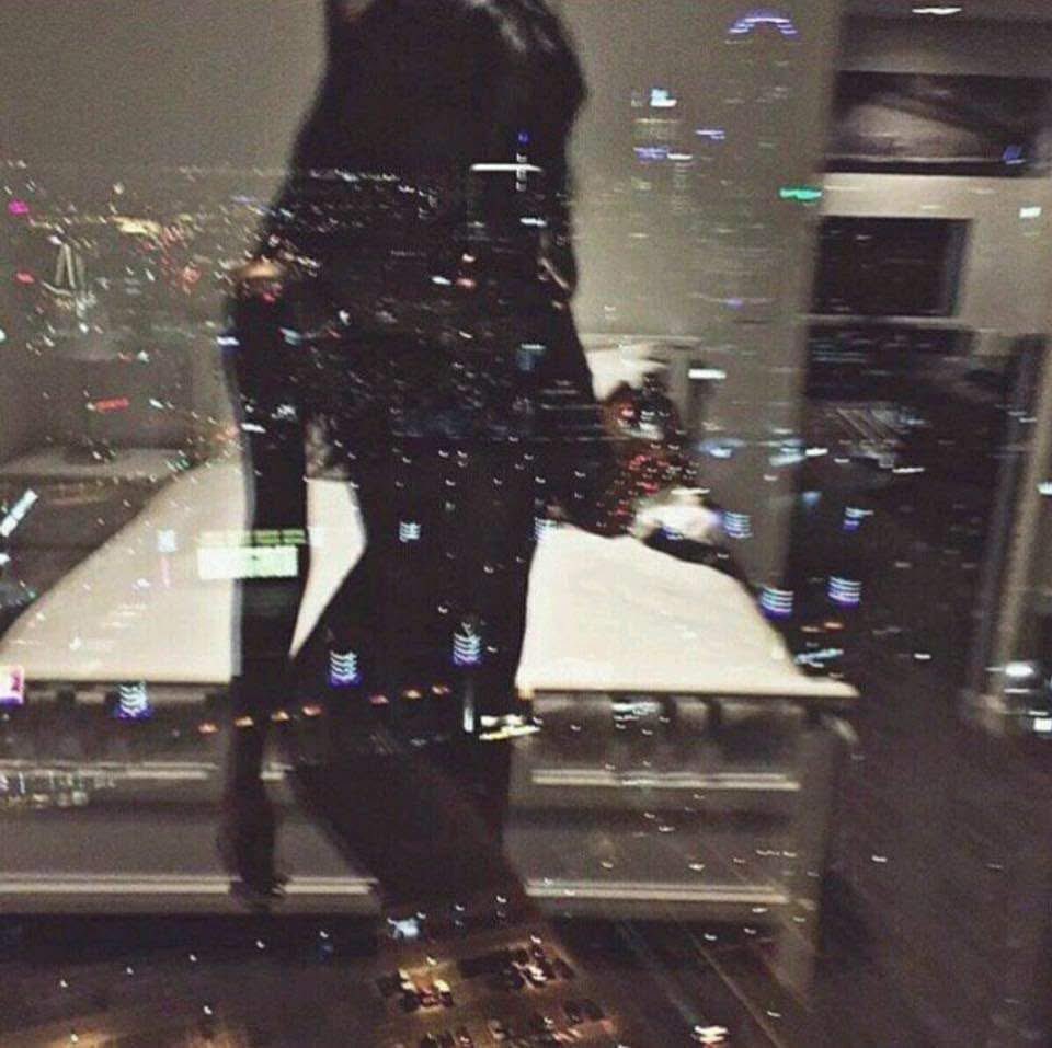 Эмэгтэй хүн үнэг шиг байх хэрэгтэй

Үнэг заримдаа тоглоомтой заримдаа гэнэн мэт харагддаг ч үнэндээ тэр нь итгэлийг татах өөрийн арга мэх нь байдаг…
Эмэгтэй хүн ч бас заримдаа энгийн гэнэн мэт харагддаг ч тэрний цаана цэцэн ухаан, амьдралын том туршлага оршдог мэт…🌷