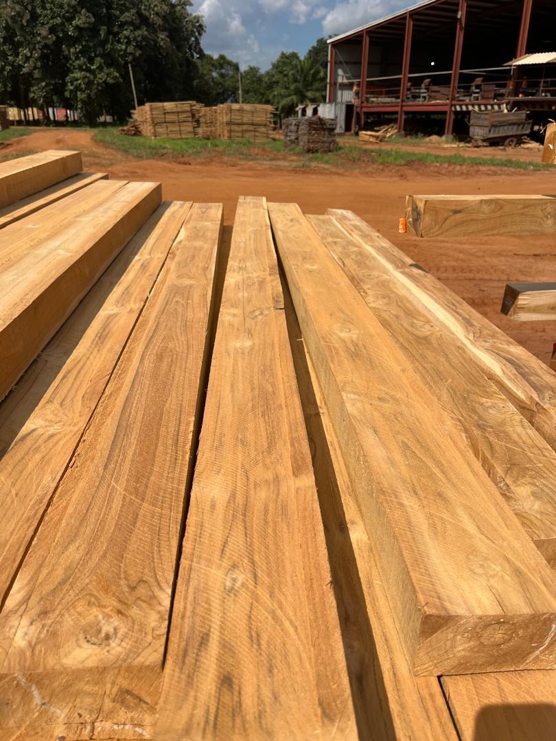 teak wood #mtiki mbao ngumu kwajili ya kutengeneza samani mbali mbali.
Hardwood isiyo shambuliwa na wadudu, popote kwajili ya matumizi yako.

Size: 2*8*9 
Tsh 70,000/= super wood 
#wateja kutoka Zanzibar sasa mtiki upo naomba oda zenu. 
Whatsapp 0757751991 
#teakwood
#mbaongumu