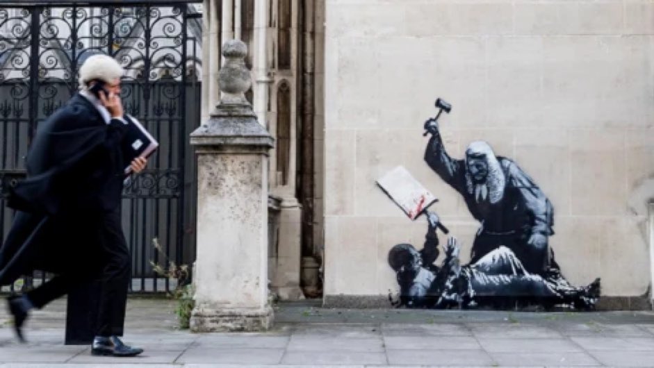 Banksy has his say as to Starmer’s authoritarianism.

This on the side of the Royal Courts of Justice in London: