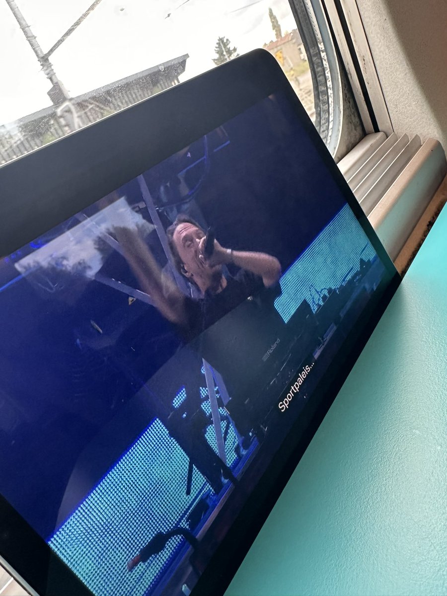 Blijft toch de vraag hoe dit zal klinken met de nieuwe naam 😞 #preparingforUnstoppable #ripsportpaleis <a href="/Realregi/">Regi</a> <a href="/MilkIncBe/">MilkIncBe</a> <a href="/sportpaleis/">Antwerps Sportpaleis</a> <a href="/afasdome/">AFAS Dome</a>