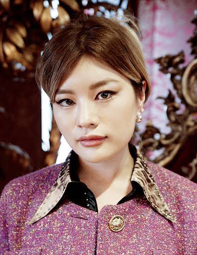 inawoweddings's tweet photo. Meet Sohee Park the South Korean Fashion Designer behind Temi Ajibade’s second traditional look. 😍😍 https://t.co/lrjn5rncZ0