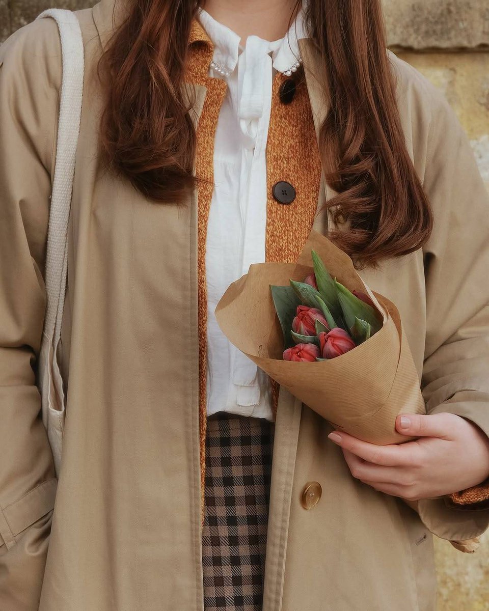 Nostalgic Academia tweet media