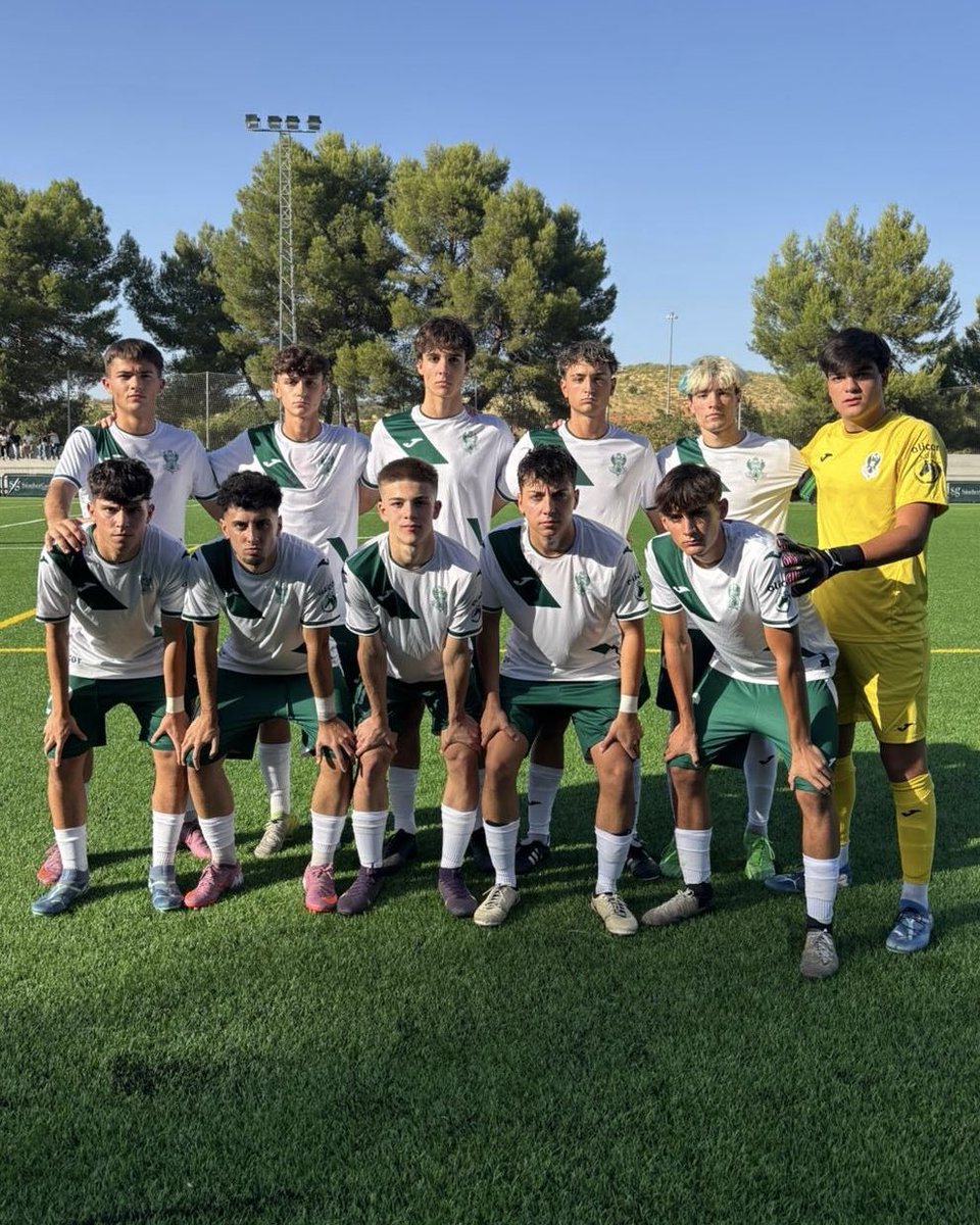 CD_Toledo's tweet photo. Este 𝐄𝐐𝐔𝐈𝐏𝐀𝐙𝐎 empieza con ➕3️⃣

El Juvenil A se impuso al Argés por 6-0 en la primera jornada del campeonato liguero. 

¡Seguimos así, chicos! 🟢⚪️

#SiempreCDToledo 💚⚪️ https://t.co/7kFkUXn3T1
