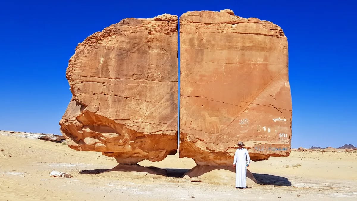 Al Naslaa Rock in Saudi Arabia—split with laser-like precision thousands of years ago. Nature’s work… or evidence of a forgotten technology?