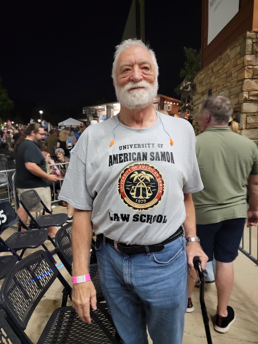 Jimmy McGill is not the only one with this T-Shirt. Only 90 more credit hours to go! #SaulGoodman #BreakingBad #BetterCallSaul