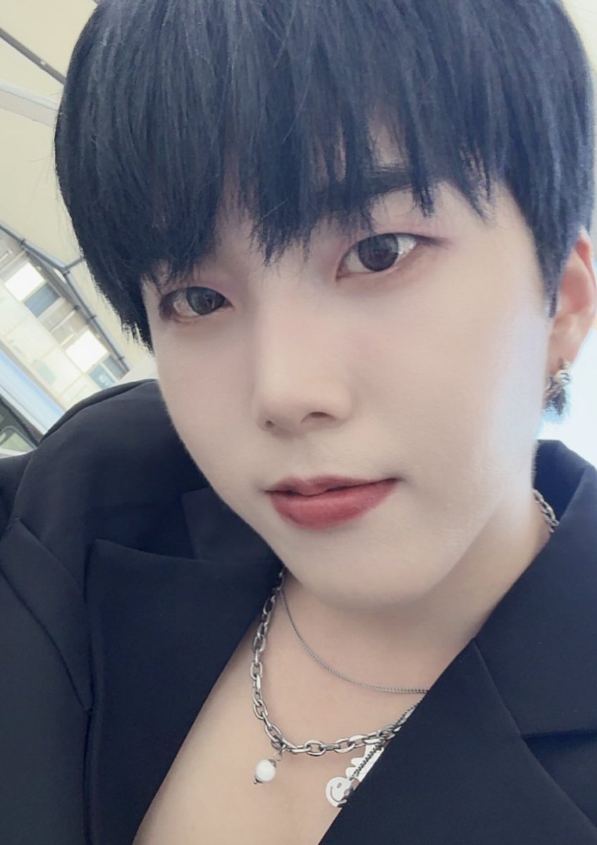L5ST_official's tweet photo. 꾸꾸까까
#L5ST #로스트 #ロスト
#DOJUN #도준 #ドジュン https://t.co/HEQ1u9SH3U