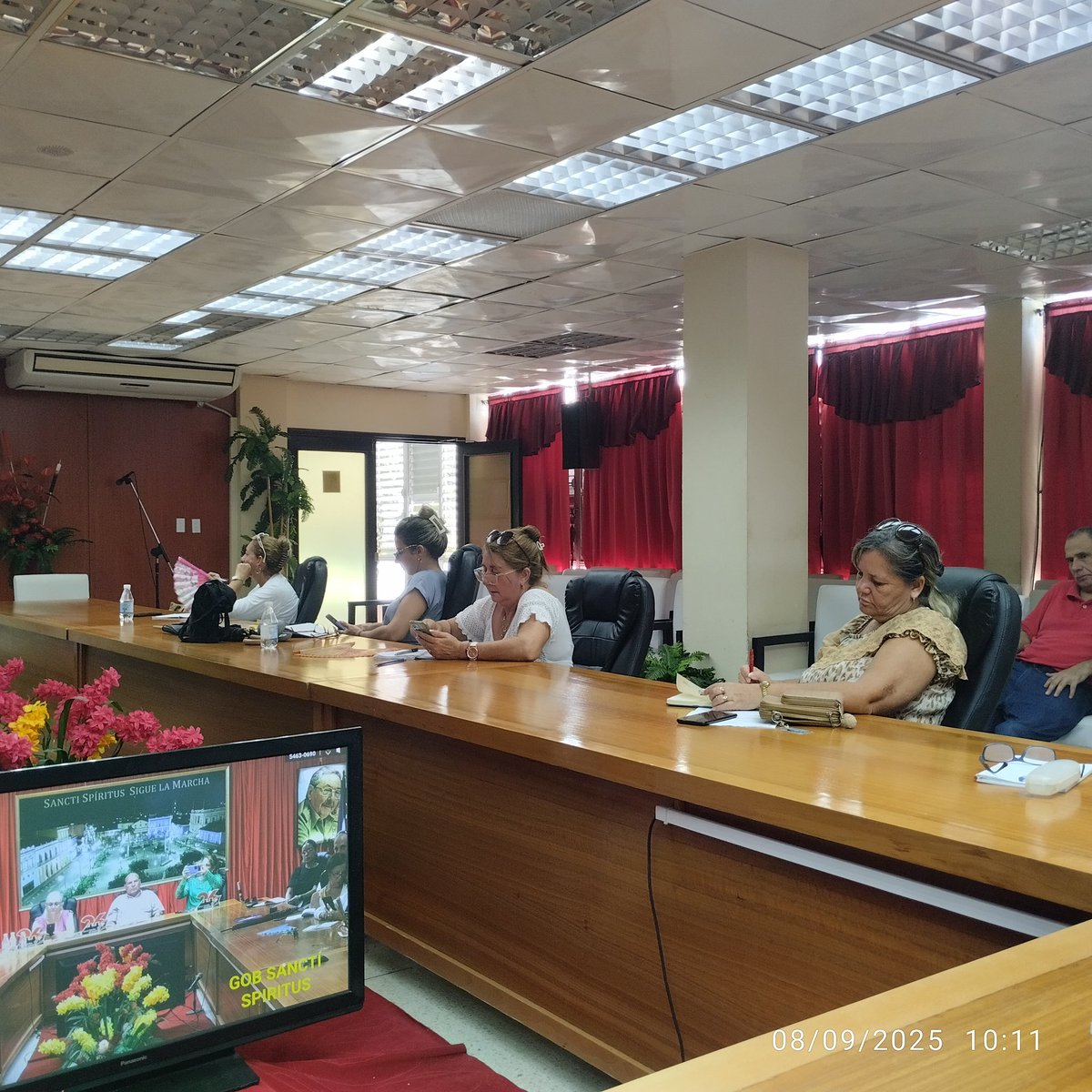 PerezF_Yeney's tweet image. Las comisiones de trabajo de la @AsambleaCuba se preparan para la rendición de cuentas del CITMA, fortaleciendo la transparencia y el compromiso con la protección del medio ambiente en Cuba. 🌿🇨🇺 #CITMA #SanctiSpíritusEnMarcha