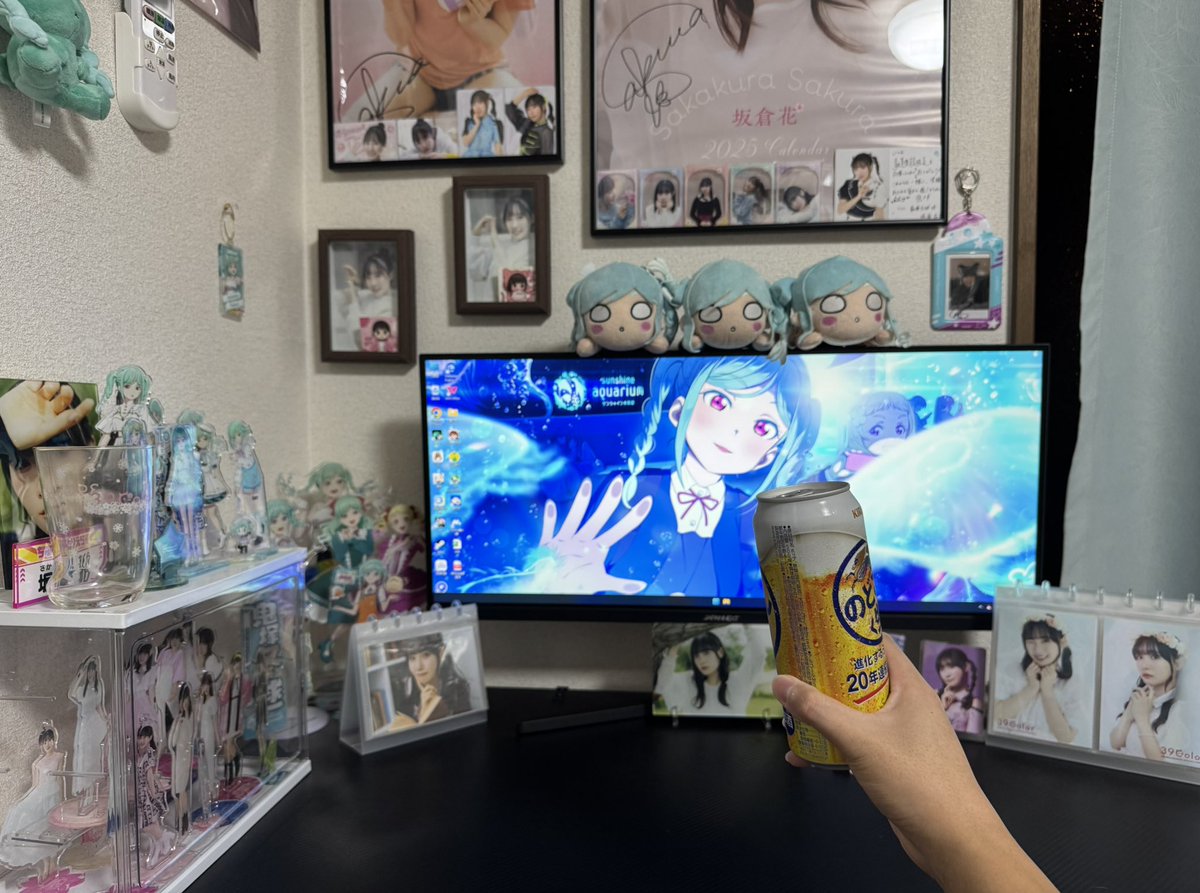 mizutatohana's tweet image. それじゃあ、乾杯！🍻
#坂倉花
#さくねこ
#39color