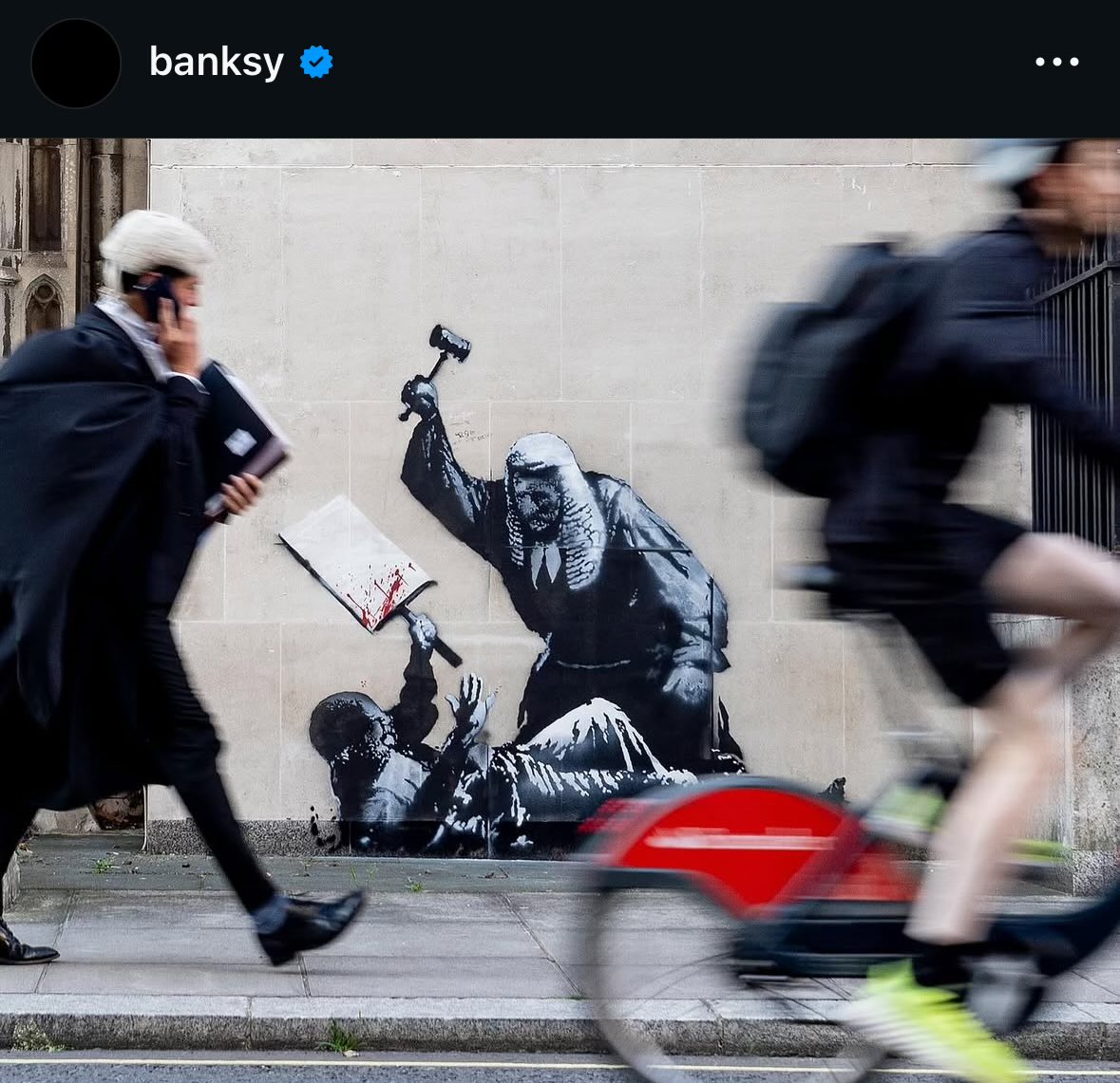 A new Banksy just popped up outside the Royal Courts of Justice in London and it’s glorious