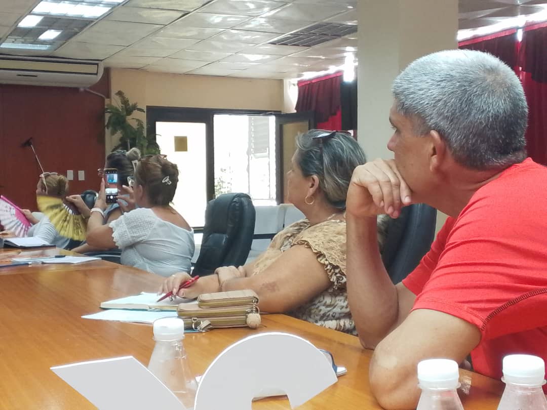 PerezF_Yeney's tweet image. Las comisiones de trabajo de la @AsambleaCuba se preparan para la rendición de cuentas del CITMA, fortaleciendo la transparencia y el compromiso con la protección del medio ambiente en Cuba. 🌿🇨🇺 #CITMA #SanctiSpíritusEnMarcha