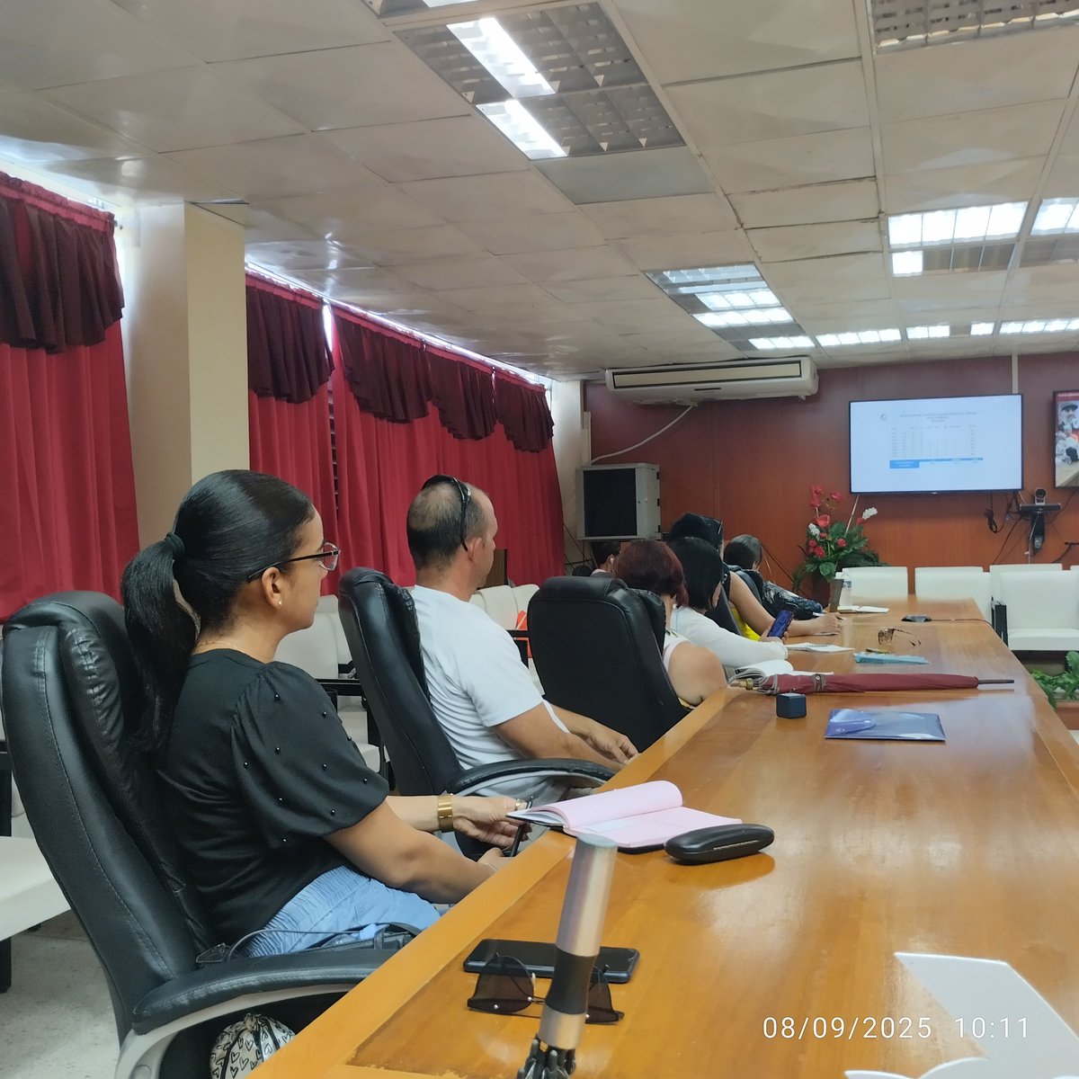 PerezF_Yeney's tweet image. Las comisiones de trabajo de la @AsambleaCuba se preparan para la rendición de cuentas del CITMA, fortaleciendo la transparencia y el compromiso con la protección del medio ambiente en Cuba. 🌿🇨🇺 #CITMA #SanctiSpíritusEnMarcha