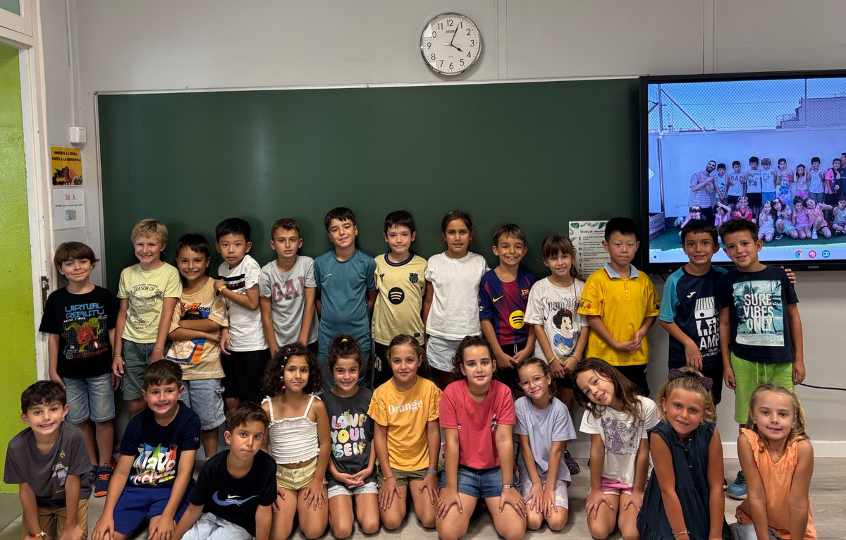Dani Matallín (@danimdc2) on Twitter photo Ja estem de tornada! Aquest any, a 3r, ens estrenem a l’escola “dels grans”. Som-hiiii😍❤️ <a href="/escolamdcprat/">escolamdcprat</a> Ja estem de tornada! Aquest any, a 3r, ens estrenem a l’escola “dels grans”. Som-hiiii😍❤️ <a href="/escolamdcprat/">escolamdcprat</a>