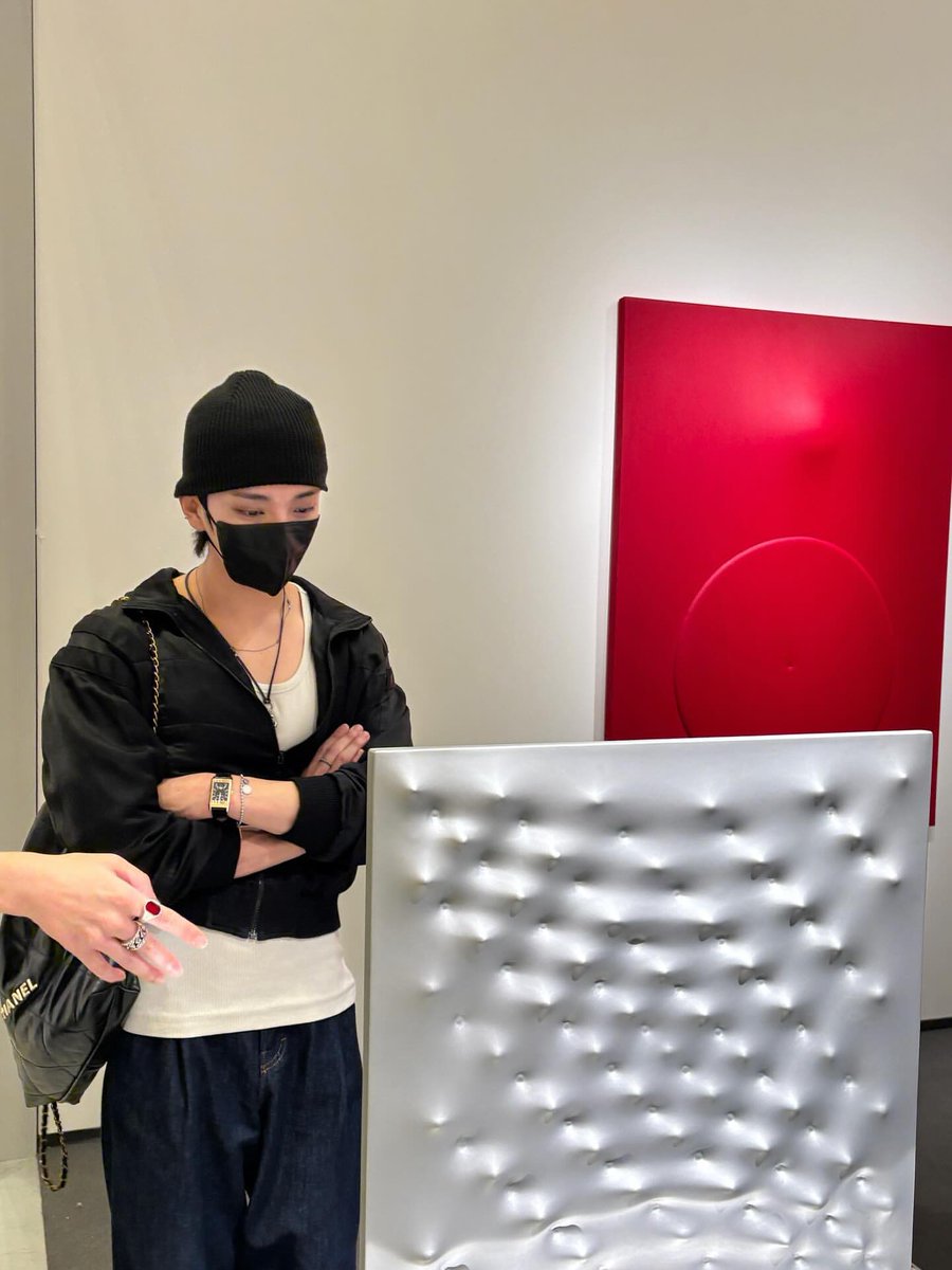 wonubliss's tweet photo. joshu_acoustic 🖤🖼️🎨 #조슈아 https://t.co/DwXif0h69T