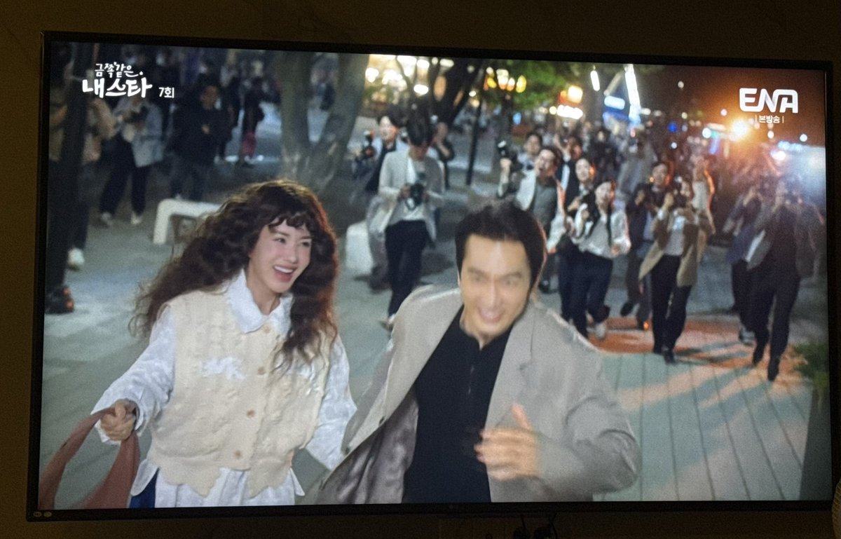 오늘은 유독 슬픈장면이 많아서
언니 울때 같이 운 ,, 😢
봉청자 더더 많이많이 다 잘되라 🥹💗
#금쪽같은내스타 #금스타 #금스타_78_본방사수