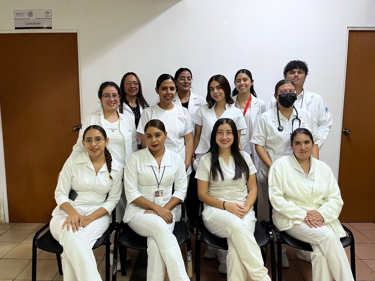 IsssteDurango's tweet image. 🎉 En el #ISSSTEDurango celebramos 30 años de la Clínica de Medicina Familiar 🏥.
Gracias a nuestro personal por su entrega y a la derechohabiencia por su confianza. 💙