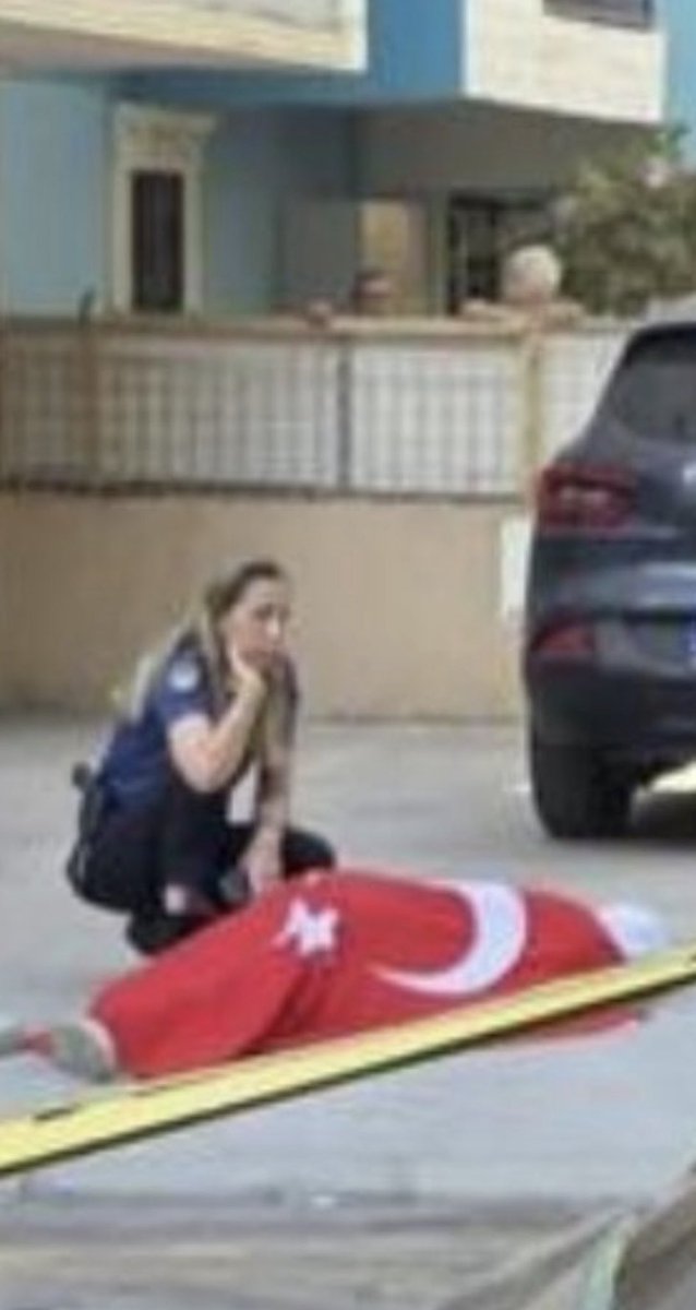Militaristbirii's tweet photo. Olur da düşersem hilal uğruna, bağrına taş bas da, ağlama. https://t.co/qXsGwUlZSn