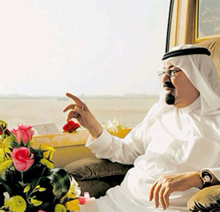 أبي الملك عبدالله بن عبدالعزيز ستبقى بصمتك في حياتي ما حييت اللهم اجعل روحك في سكينة ورحمة وقبرك نورًا لا ينطفئ 🤍