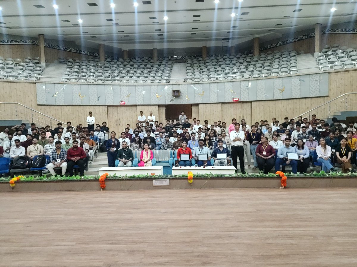 TECH_help4U's tweet image. 🚀 TECHhelp4U Workshop 2025  OIST, Bhopal 🌟
Ideas 💡 | Learning 🎯 | Teamwork 🤝
Grateful to everyone who made it unforgettable 💙

#TECHhelp4U #Workshop2025