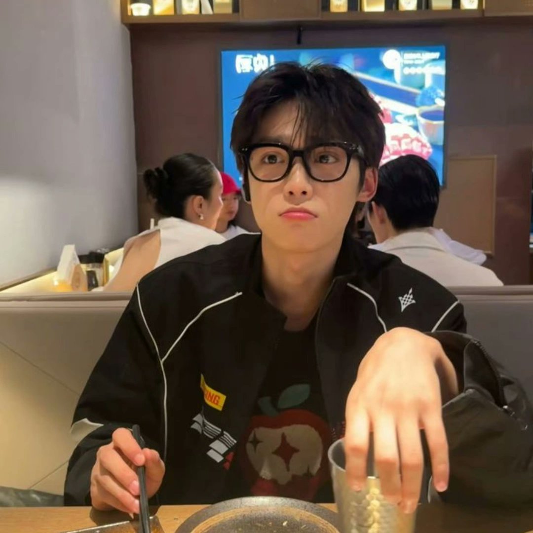 Ziyu_peru's tweet photo. BOOST TAGS 

 100 COMENTARIOS 
100 RT
100 ME GUSTA

VAMOS LATAM !!! NO NOS QUEDEMOS!! DEMOSTREMOS TODO EL AMOR QUE LE TENEMOS A ZIYU!!🚨

FALLING TOO DEEP WITH ZI YU 
#ZIYUTooDeepMV https://t.co/foWBYTkm9H