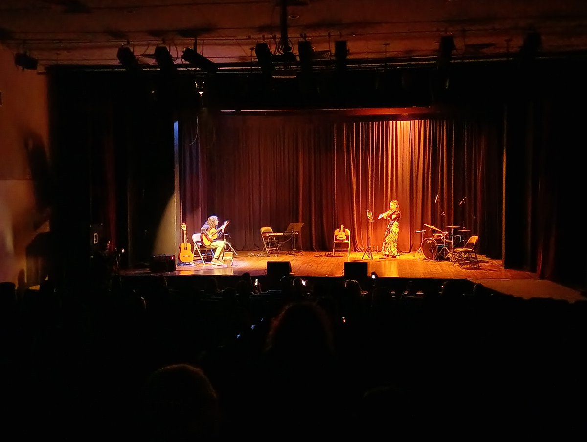 #Elultimosobreviviente #Concierto

El pasado jueves 04/09 se llevó a cabo este concierto para rememorar el lanzamiento del disco "El último sobreviviente" fruto de la colaboración entre @diegosolisguitar y Martín Ortega (guitarrista y compositor ovetense).