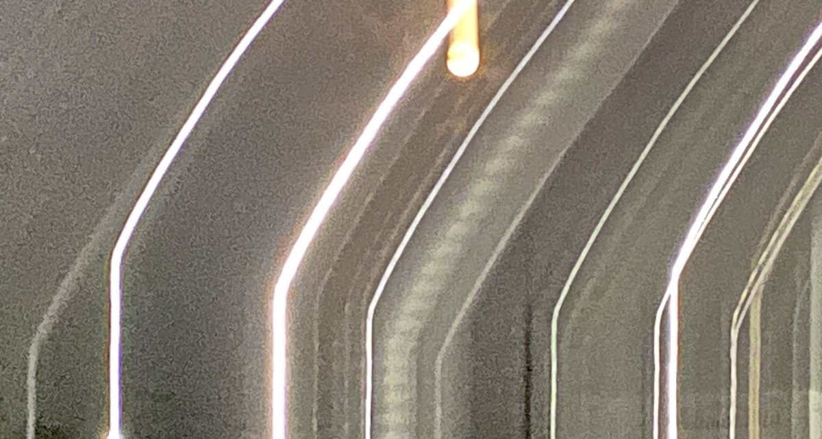 ← 今上陛下御自らお撮りになられた月
→僕がさっき撮影した月