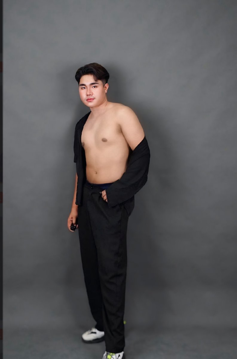 kev1ilo's tweet photo. It’s me kevin your legit massage therapist here in iloilo city I offer relaxing and high-quality massage services both in-spa and mobile (home, hotel, condo, or lodge) 
•For more info 
📲 Book Now
📞 0946 438 3312
📱 WhatsApp &amp; Telegram: @Kevzz19

#altiloilo  #IloiloCity https://t.co/YBeDhBAULA